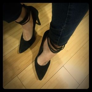 BCBG Paris black heels